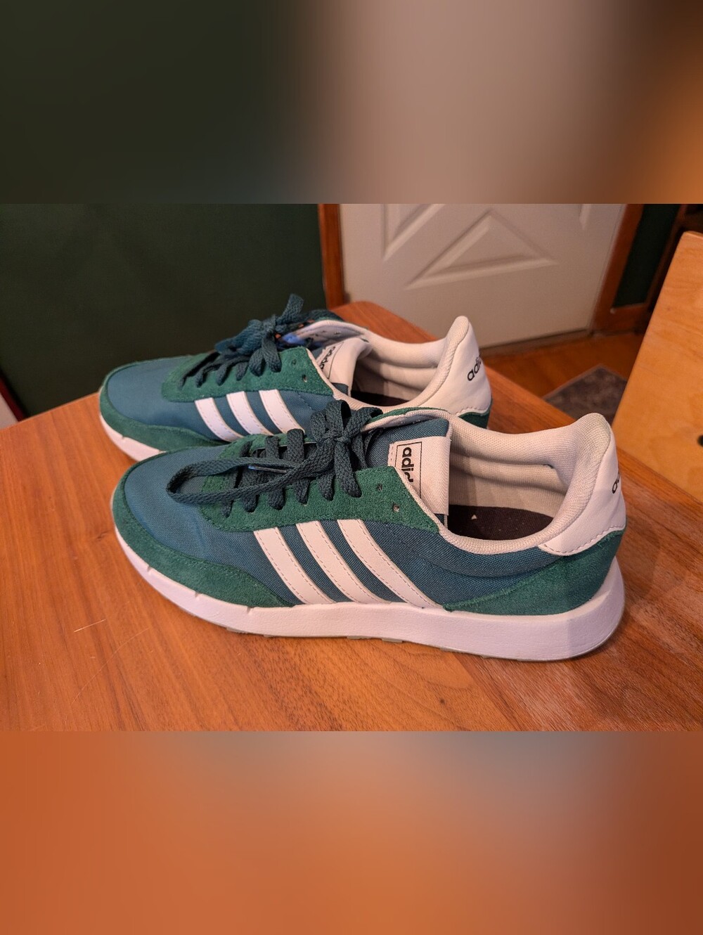 Adidas Mens 7 - Women's 8.5 Green Suede Sneaker